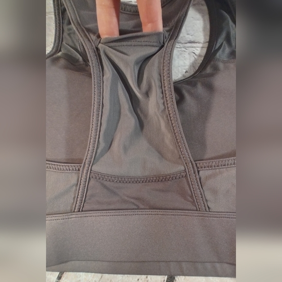 Fabletics Trinity Cell Phone Pocket Grey High Impact Sports Bra M - Picture 6 of 12